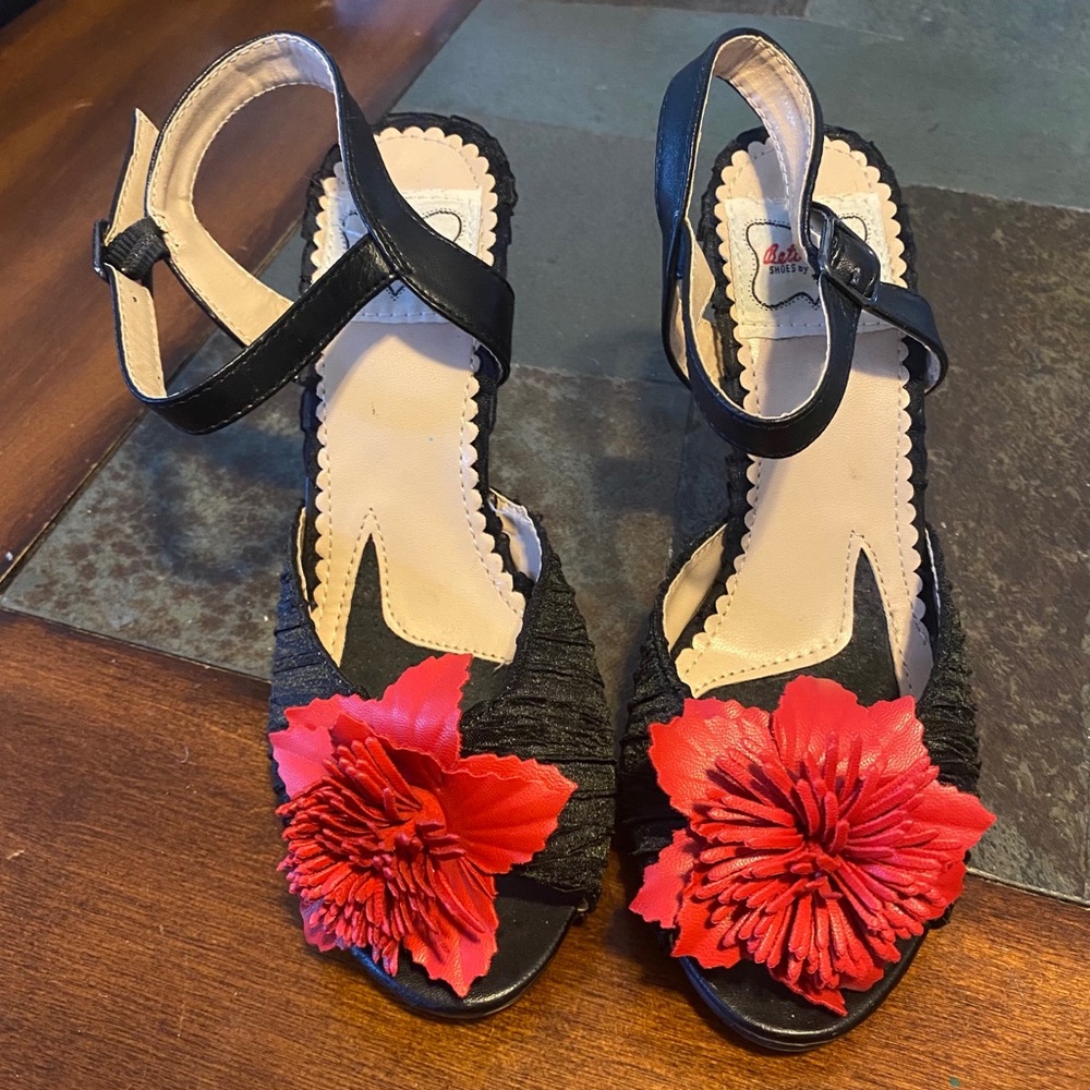 Bettie Page Shoes Ellie size 6 red flower heels